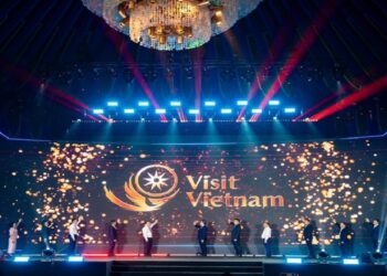 Visit vietnam